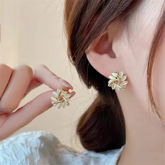 Elegant and Exquisite Opal Petal Circle Stud Earrings For Woman 2024 New Classic Jewelry Luxury Party Girl's Unusual Earrings